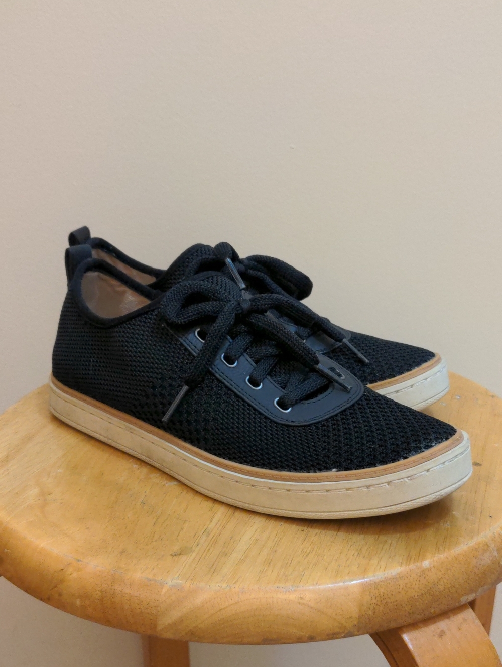 Women's Naturalizer Black Knit Casual Sneakers